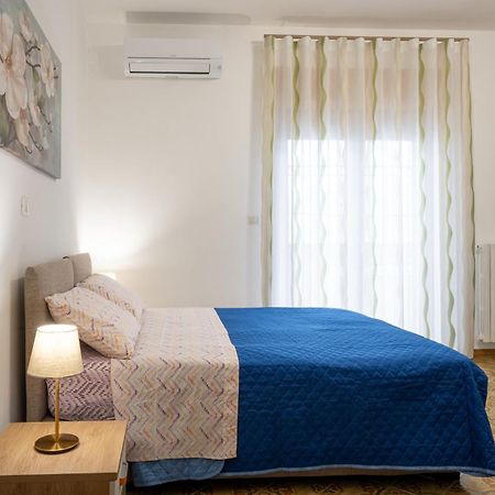 B&B Benvenuti Al Centro Caserta Bagian luar foto