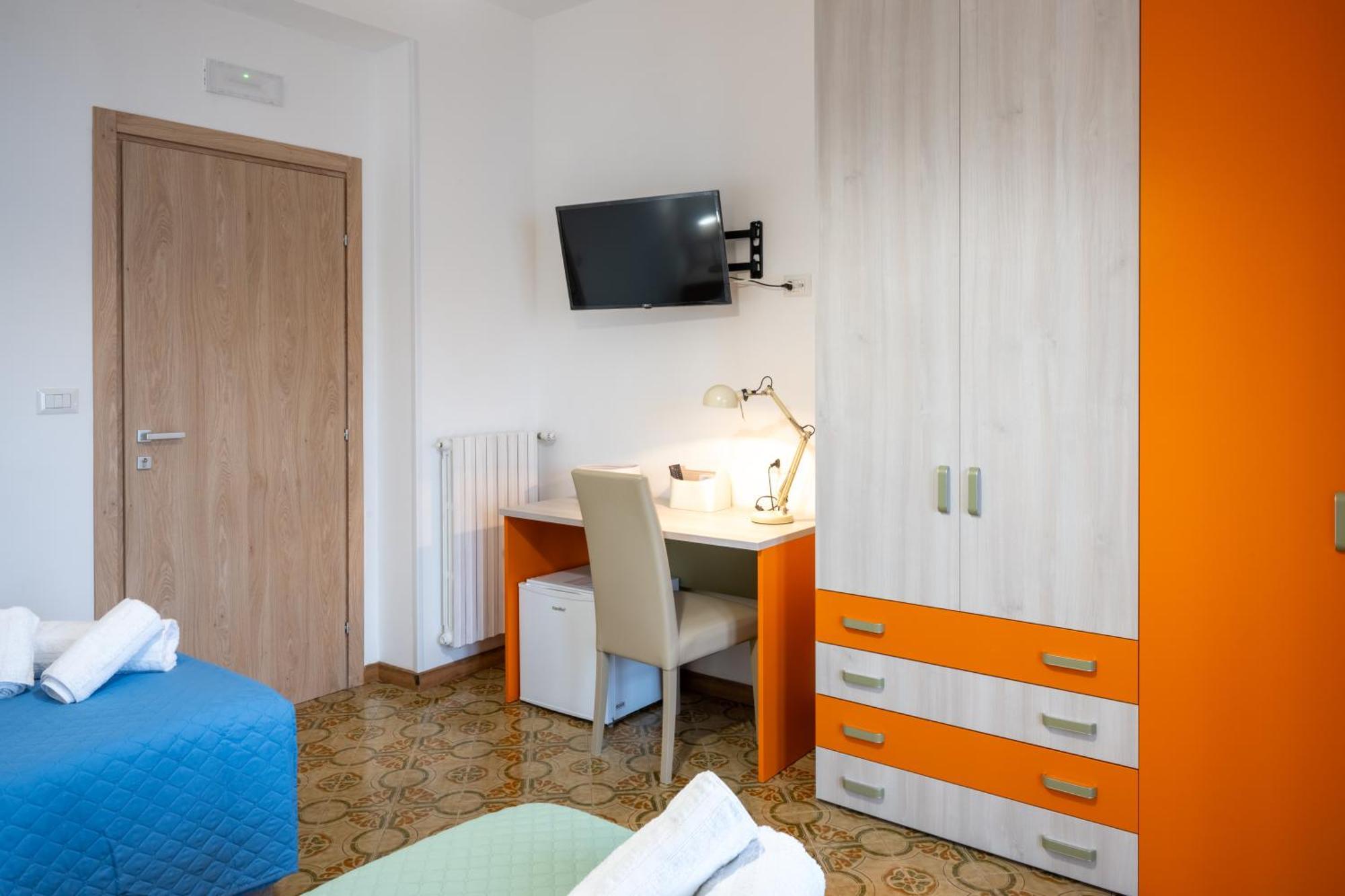 B&B Benvenuti Al Centro Caserta Bagian luar foto