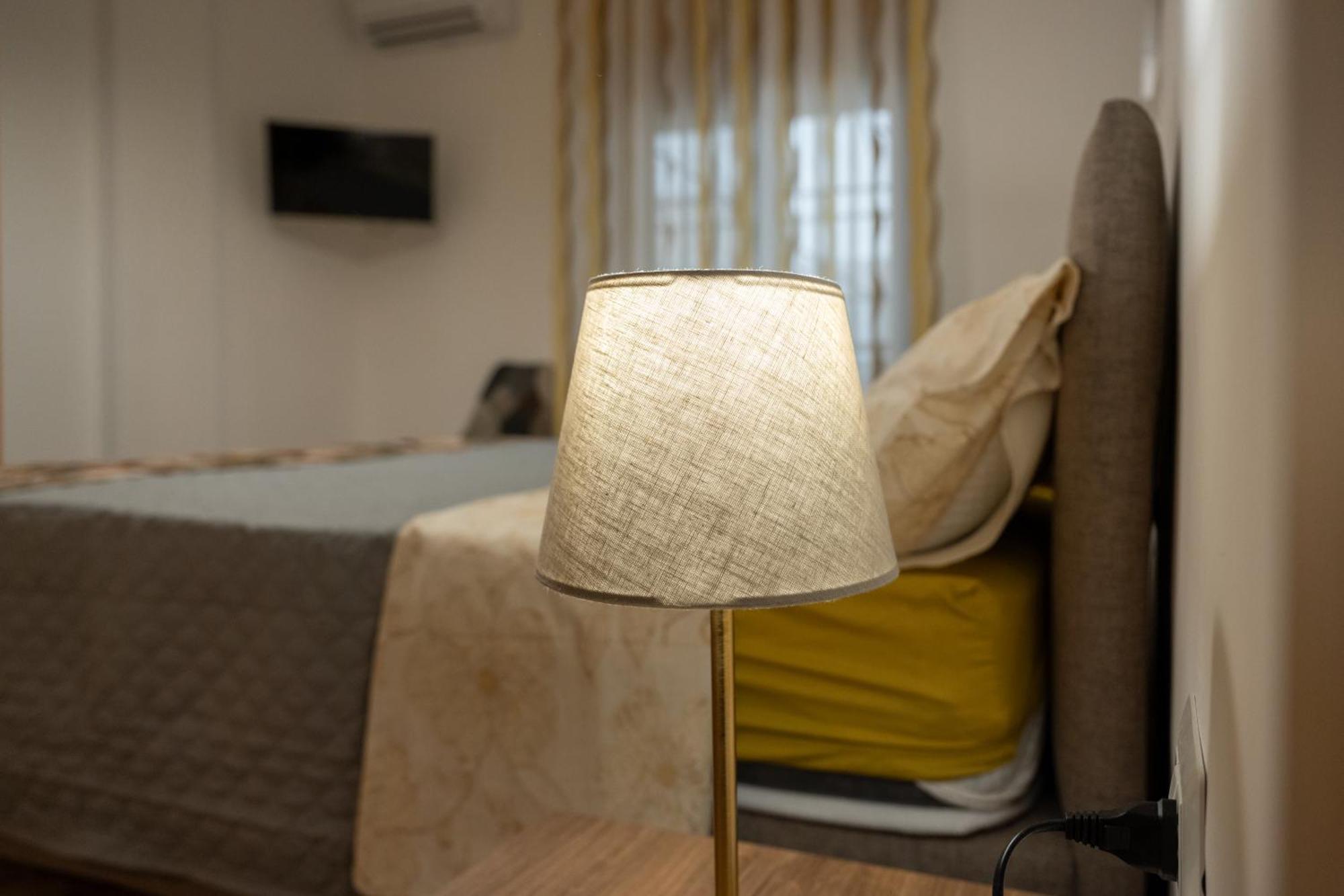 B&B Benvenuti Al Centro Caserta Bagian luar foto